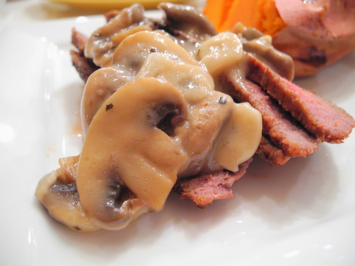 delicious steakhouse sauteed mushrooms