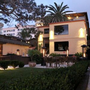 Luxe Family Getaway at Pantai Inn La Jolla12